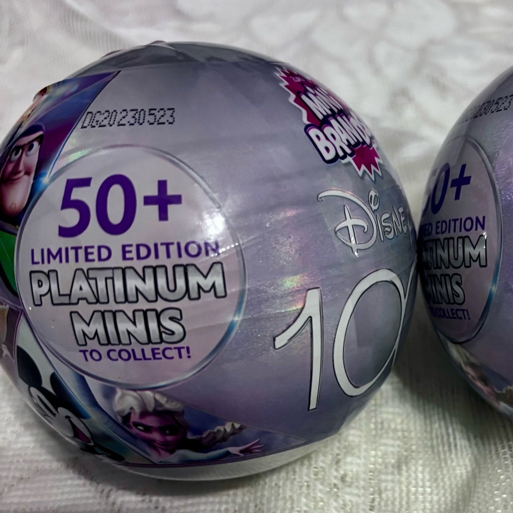 Set of 2– —Disney Platinum Minis Limited Edition Ball Brand New Surprises Inside